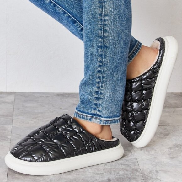 Puffer Plush Slippers - Picture 3 of 5